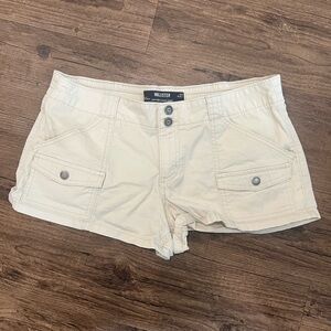 Hollister size 27 Low Rise shorts
